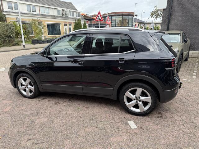 Volkswagen T-Cross 1.0 TSI Life Business Automaat/Stoel verwarming/Trekhaak/Camera.