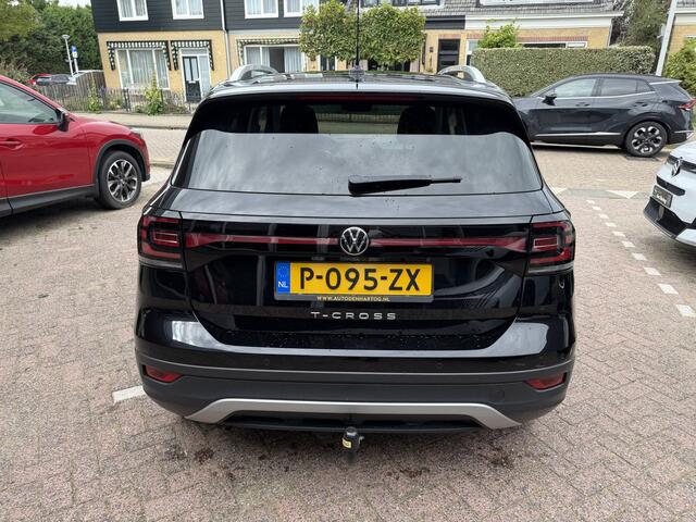 Volkswagen T-Cross 1.0 TSI Life Business Automaat/Stoel verwarming/Trekhaak/Camera.