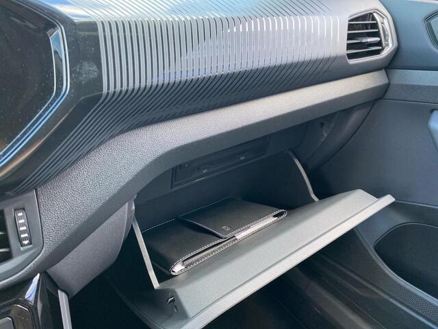Volkswagen T-Cross 1.0 TSi DSG7-automaat Style NL Auto | trekhaak | Beats Audio | LED | CarPlay | 18" | Virtual Cockpit | Stoelverwarming | etc.