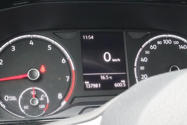 Volkswagen T-Cross 1.0 TSI Life | Cruise control adaptief | Lane assist | Dode hoek assist | Trekhaak afneembaar