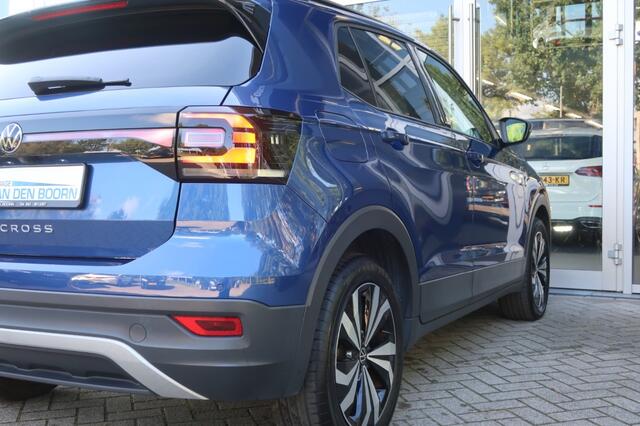 Volkswagen T-Cross 1.0 TSI, Stoelverwarming, Camera, CarPlay/Android, Cruise, Lane assist etc.