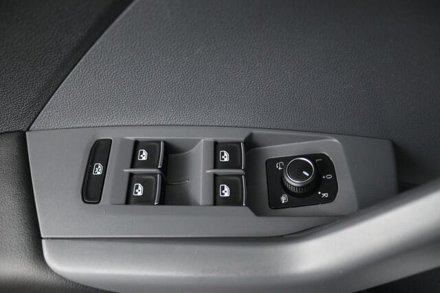 Volkswagen T-Cross 1.0 TSI Style (CAMERA, STOELVERWARMING, CRUISE ADAPTIEF, PARKEERSENSOREN)