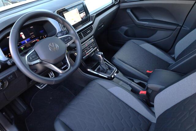 Volkswagen T-Cross 1.0 TSI Life Edition 60 maanden / 100.000km garantie, discover pro navigatie, parkeersensoren voor en achter (PDC), dodehoekdetectie (Side Assist), privacy glas, 16" 'Zurich' LMV, verwarmbare voorstoelen, climatronic, draadloos Apple Carplay & Android Auto, draadloze telefoonlader, adaptieve cruise control (ACC), multifunctioneel lederen stuurwiel, ambiente verlichting, regensensor, LED koplampen, elektrisch verstel-, verwarm- en inklapbare buitenspiegels etc.