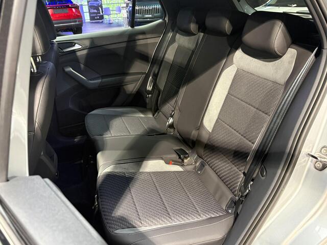 Volkswagen T-Cross 1.0 TSI R-Line | Stoelverwarming | Parkeersensoren | Adaptive Cruise Control | Climate Control |
