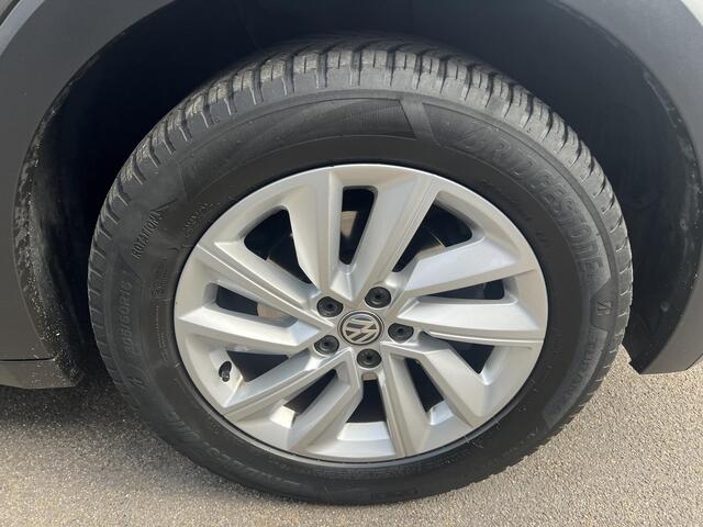 Volkswagen T-Cross 1.0 TSI Life Dodehoekdetectie, Parkeersensoren voor + achter, Stoelverwarming, Adaptieve cruise control, LMV, Apple Carplay en/of Android auto Navigatie