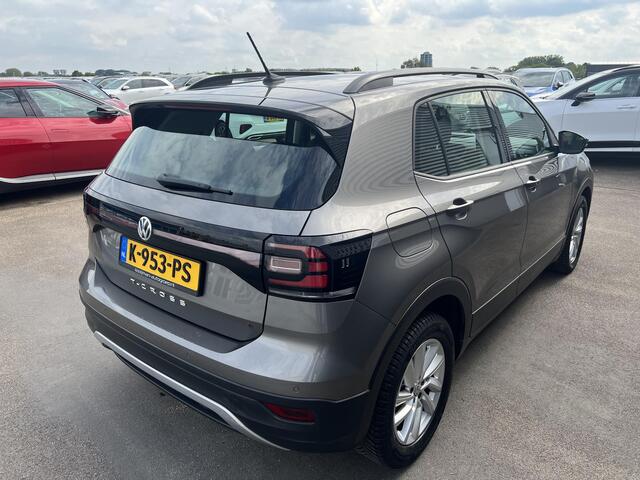 Volkswagen T-Cross 1.0 TSI Life Dodehoekdetectie, Parkeersensoren voor + achter, Stoelverwarming, Adaptieve cruise control, LMV, Apple Carplay en/of Android auto Navigatie