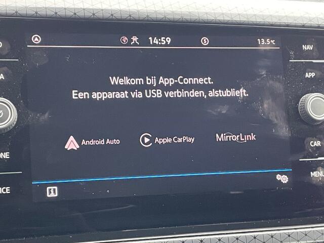 Volkswagen T-Cross 1.0 TSI Style Automaat Navigatie ( via Apple Carplay, Android Auto ), Climate Control, Afn.Trekhaak, Achteruitrijcamera