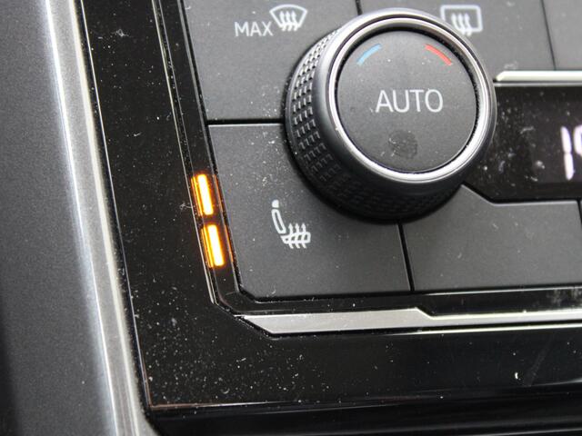 Volkswagen T-Cross 1.0 TSI Style Business R | STOELVERWARMING | APPLE CARPLAY | ACHTERUITRIJCAMERA |