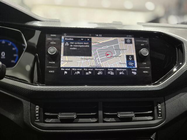 Volkswagen T-Cross 1.0 TSI R-Line Style | Trekhaak | Navigatie | Parkeersensoren V+A | Climate Control |