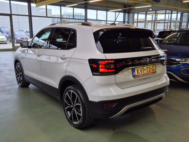 Volkswagen T-Cross 1.0 TSI Style -110pk- Automaat | Black Design | Camera | Climate Control | Rijklaarprijs incl. 1 jaar Bovag garantie