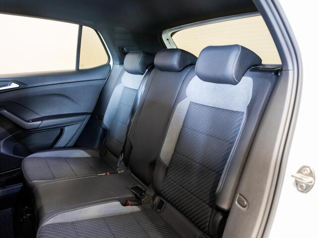 Volkswagen T-Cross 1.5 TSI 2x R-Line / 150pk / Trekhaak / Stoelverwarming / Virtual cockpit /