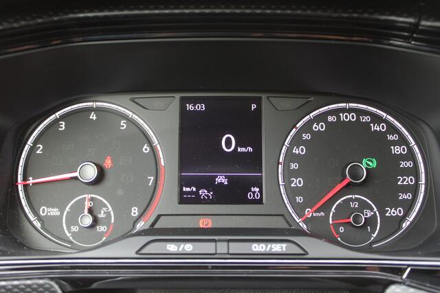 Volkswagen T-Cross 1.0 TSI Life | Adaptieve cruise | BLIS | Trekhaak | Stoelverwarming | Carplay