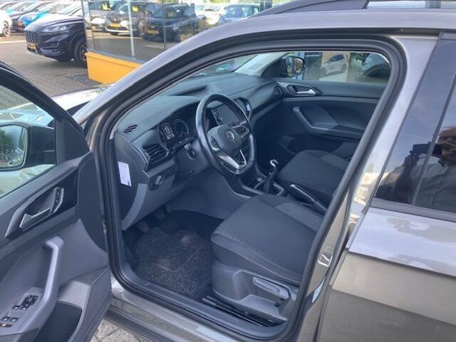 Volkswagen T-Cross 1.0 TSI Life - Navi/Apple/Android - trekhaak - all season