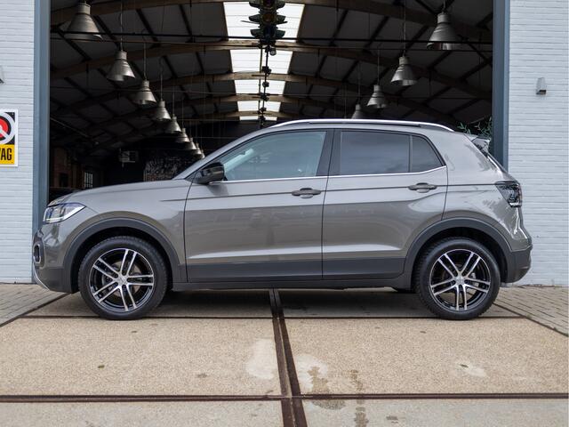Volkswagen T-Cross 1.5 TSI Style *BTW'er | LED | ACC | Camera | Stoelverwarming | Lane assist | Clima | Halfleder | Parkeersensoren*