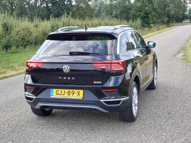 Volkswagen T-Roc 2.0 TSI 4Motion Sport /Mooie auto!/Clima/Led/Carplay/Navi/Camera/17 INCH/USB