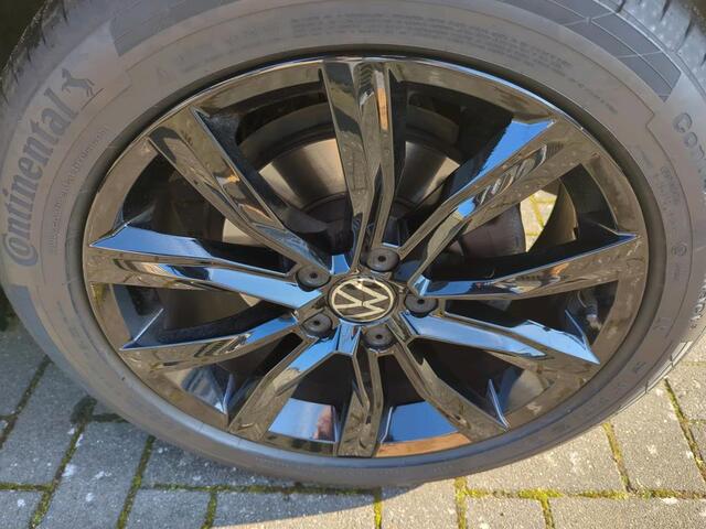 Volkswagen T-Roc 1.5 TSI Sport Automaat | Black Style | Nieuw binnen |