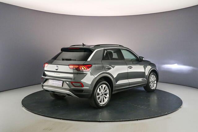 Volkswagen T-Roc Life Edition 1.0 TSI 110pk Adaptive cruise control, Achteruitrijcamera, LED koplampen, Airco, App connect, DAB, Radio, Parkeersensoren, Parkeer assistent
