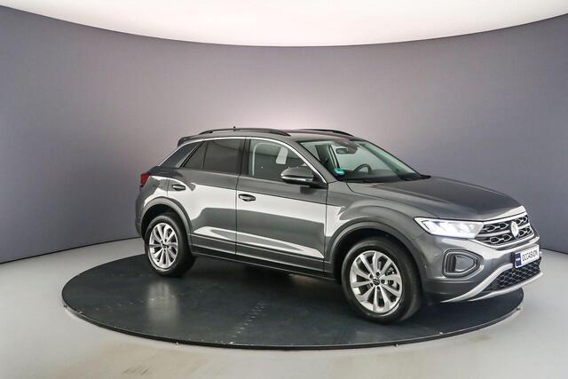 Volkswagen T-Roc Life Edition 1.0 TSI 110pk Adaptive cruise control, Achteruitrijcamera, LED koplampen, Airco, App connect, DAB, Radio, Parkeersensoren, Parkeer assistent
