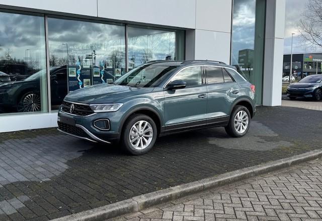 Volkswagen T-Roc Life Edition 1.5 110 kW / 150 pk TSI SUV 7 versn. | Navigatie | Camera | App Connect | Adaptieve Cruise Control |