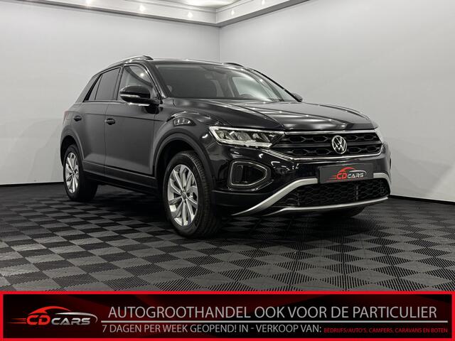 Volkswagen T-Roc 1.5 TSI Life Airco, Camera, Apple carplay, Virtual desk, Cruise control, A start stop