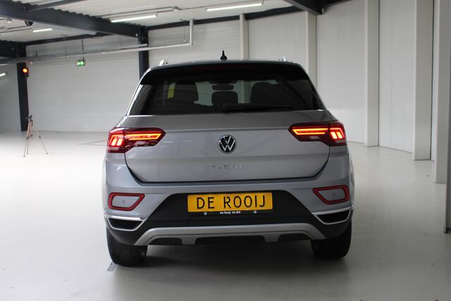Volkswagen T-Roc 1.5 TSI Style Panoramadak | Navigatie | Top Comfortstoelen | Camera | Stoelverwarming