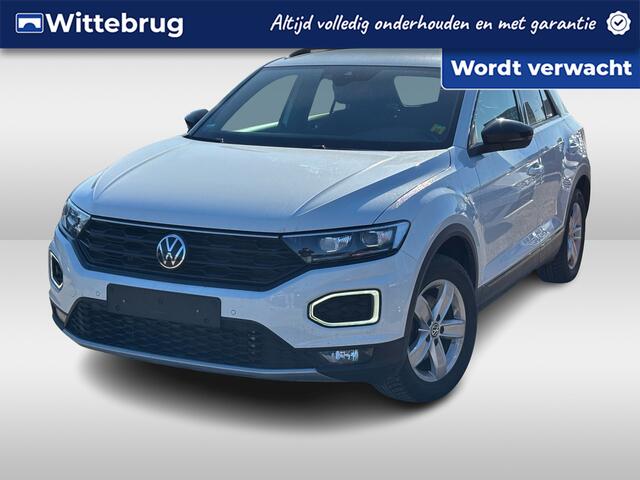 Volkswagen T-Roc 1.5 TSI Sport / 18'' LM velgen / Black Style / Navigatie / Voorstoelen verwarmd