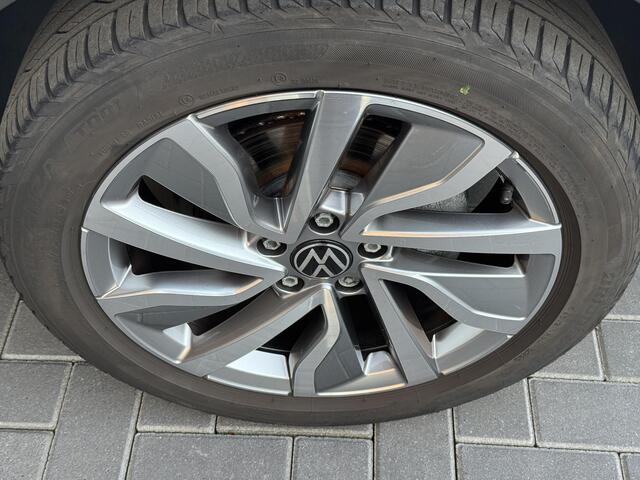 Volkswagen T-Roc 1.5 TSI Navi,Cruise,Camera,18inch,App,Led