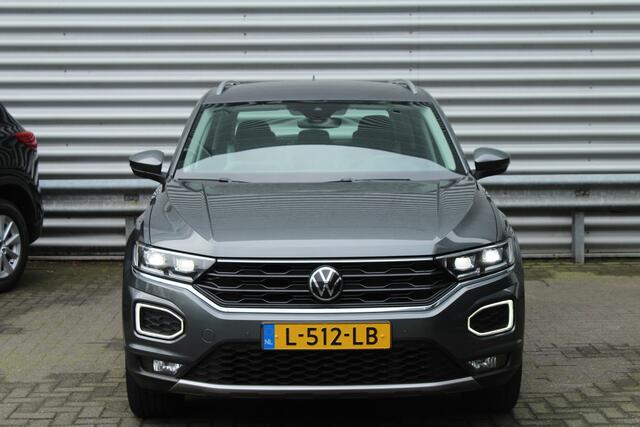 Volkswagen T-Roc 1.5 TSI 150pk Sport DSG7 NL-Auto NAP 43.290km Clima Cruise Navi Carplay Camera 17"LMV Afn. Trekhaak 1500kg