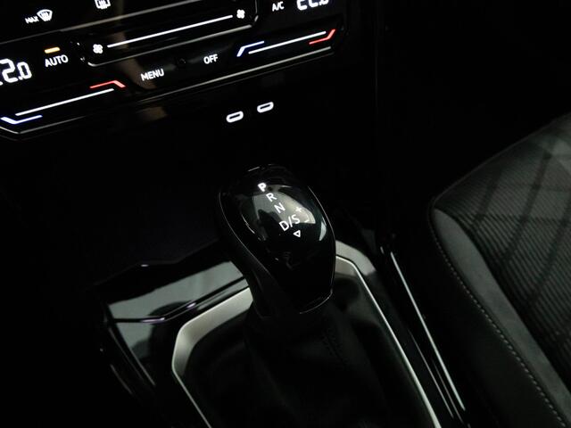 Volkswagen T-Roc AUTOMAAT 1.5 TSI 150 PK DSG R-Line | LED IQ | Navigatie | Side Assist | 18 Inch Velgen | Stoelverwarming |