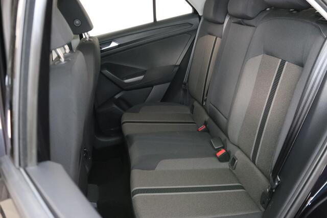 Volkswagen T-Roc 1.5 TSI Sport Navigatie, LED, Parkeersensoren, Automaat