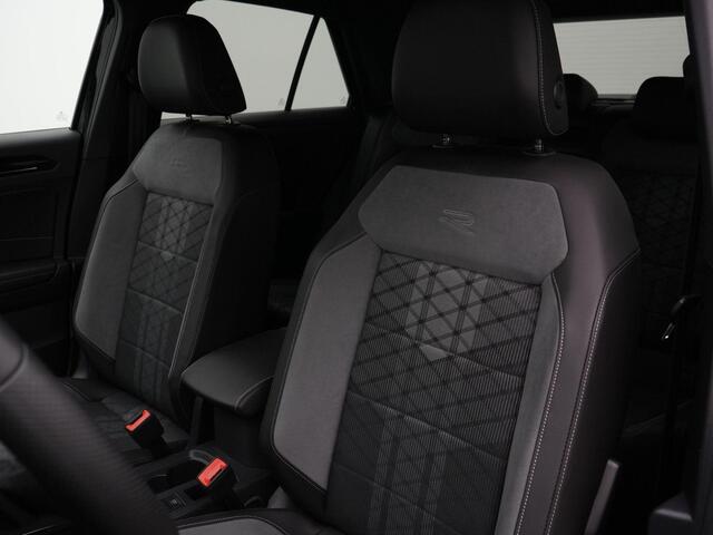 Volkswagen T-Roc 1.5 TSI 150 pk DSG R-Line Business | Trekhaak | Navigatie Discover Pro | IQ Light | Beats | Achteruitrijcamera | Stoelverwarming