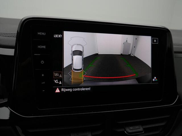 Volkswagen T-Roc 1.5 TSI 150 pk DSG R-Line Business | Trekhaak | Navigatie Discover Pro | IQ Light | Beats | Achteruitrijcamera | Stoelverwarming