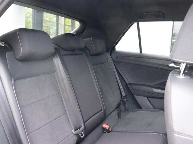 Volkswagen T-Roc 1.5 TSI R-Line | Camera | App-Connect | Adaptieve Cruise Control | Side Assist | Stoelverwarming | Navigatie |
