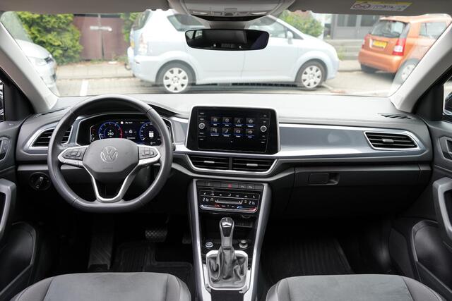 Volkswagen T-Roc 1.5 TSI Style | PANO | CAMERA | VIRTUAL