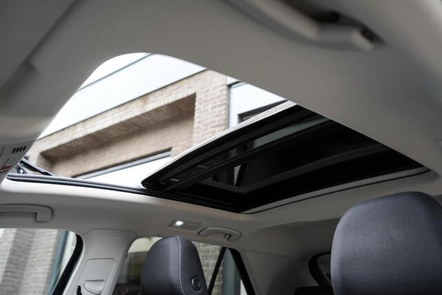 Volkswagen T-Roc 1.5 TSI Style | PANO | CAMERA | VIRTUAL