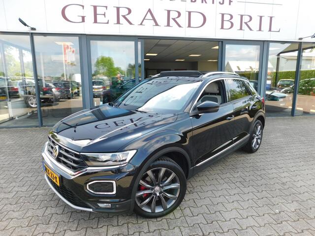 Volkswagen T-Roc 1.5 TSI Sport Pano, Virtual Cockpit, Trekhaak, Camera