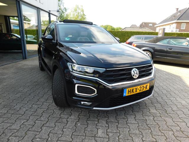Volkswagen T-Roc 1.5 TSI Sport Pano, Virtual Cockpit, Trekhaak, Camera
