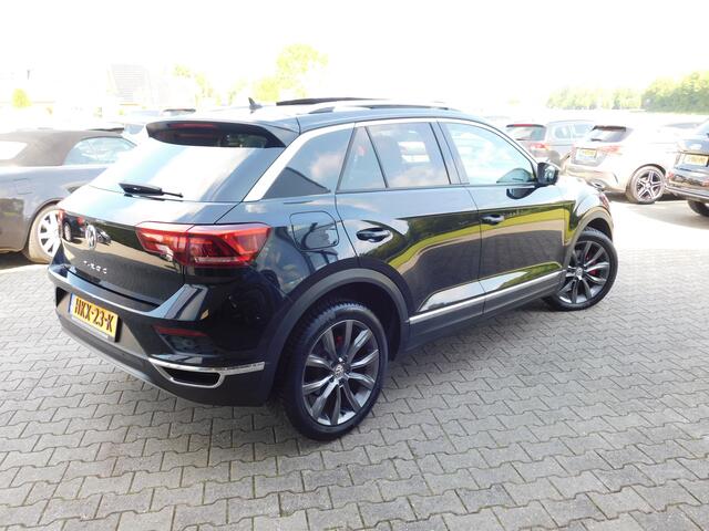 Volkswagen T-Roc 1.5 TSI Sport Pano, Virtual Cockpit, Trekhaak, Camera