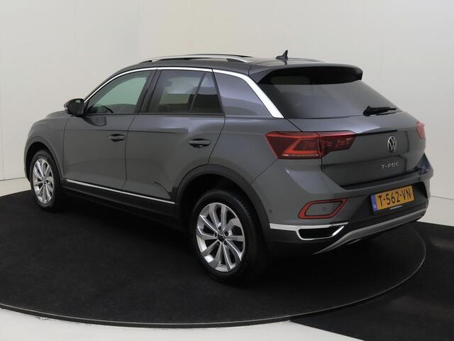 Volkswagen T-Roc 1.5 TSI Style | Panoramadak | Keyless | Achteruitrijcamera | Stoelverwarming | LED matrix verlichting | Parkeerassistent | Masaagefunctie bestuurdersstoel |