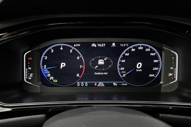 Volkswagen T-Roc 2.0 TSI 4Motion R-Line | Camera | Elektrisch glazen panoramadak | Adaptief cruise control | LED | Sportstoelen