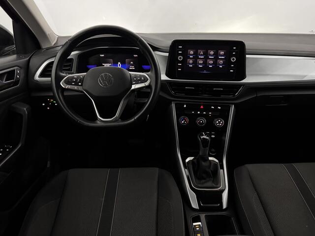 Volkswagen T-Roc 1.5 TSI Life Airco, Camera, Apple carplay, Virtual desk, Cruise control, A start stop