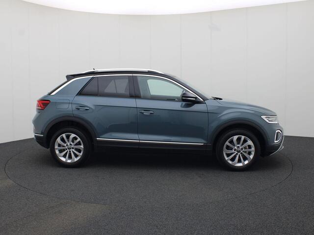 Volkswagen T-Roc 1.5TSI/150PK Style DSG · Navigatie · Parkeersensoren · Trekhaak · Garantie tot juni 2026