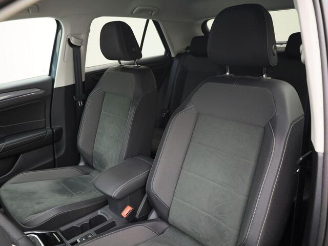 Volkswagen T-Roc 1.5TSI/150PK Style DSG · Navigatie · Parkeersensoren · Trekhaak · Garantie tot juni 2026
