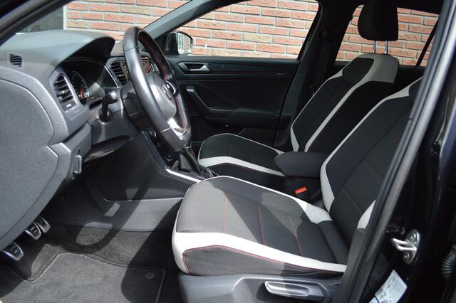 Volkswagen T-Roc 1.5 TSI Sport Led Camera CarPlay Afn.trekh Pdc
