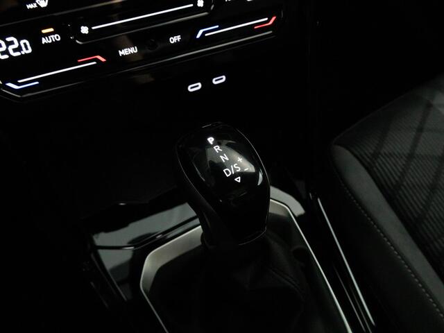 Volkswagen T-Roc R-Line 1.5 TSI 150 PK DSG | LED IQ | Panoramadak | Achteruitrijcamera | Side Assist | Stoelverwarming |