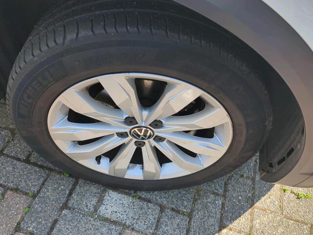 Volkswagen T-Roc 1.5 TSI Sport Executive Advance DSG Automaat Camera / Navigatie / Panoramadak / Parkeersensoren / Clima / LED