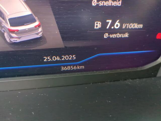 Volkswagen T-Roc 1.5 TSI Sport Executive Advance DSG Automaat Camera / Navigatie / Panoramadak / Parkeersensoren / Clima / LED