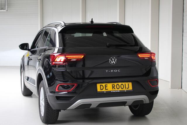Volkswagen T-Roc 1.0 TSI Life Navi | Stoelverwarming | All Season Banden | Climate Control | Parkeersensoren