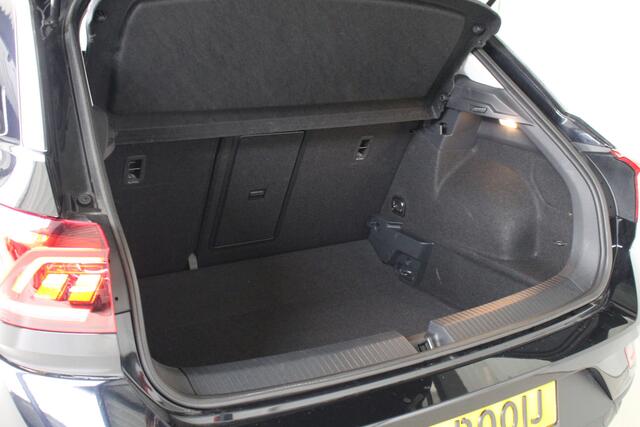 Volkswagen T-Roc 1.0 TSI Life Navi | Stoelverwarming | All Season Banden | Climate Control | Parkeersensoren