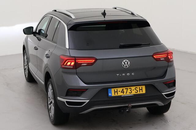 Volkswagen T-Roc 1.5 TSI Sport / AUTOMAAT/ PANO/ TREKHAAK/ CAMERA/ PARK. SENSOREN/ DIGITAL DASHBOARD/ LED/ NAVI/ CLIMA/ 18" LMV